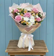 Букет цветов из:  Гвоздики, Орхидеи и Розы в городе Бор