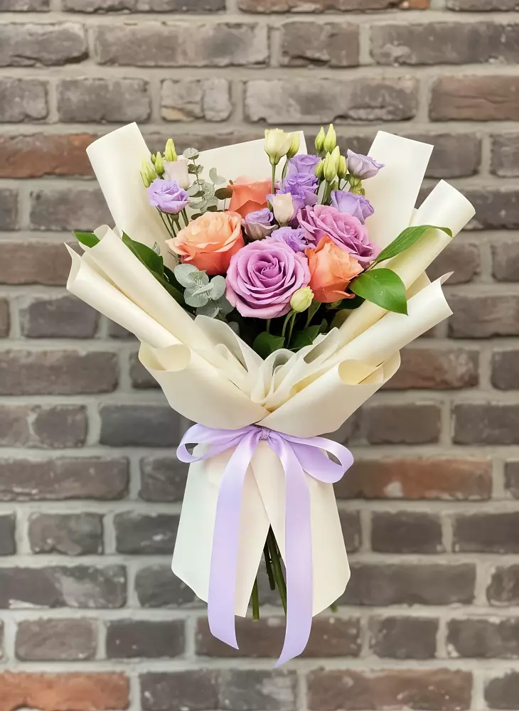 Букет цветов из: Лизиантусы и Розы в городе Бор