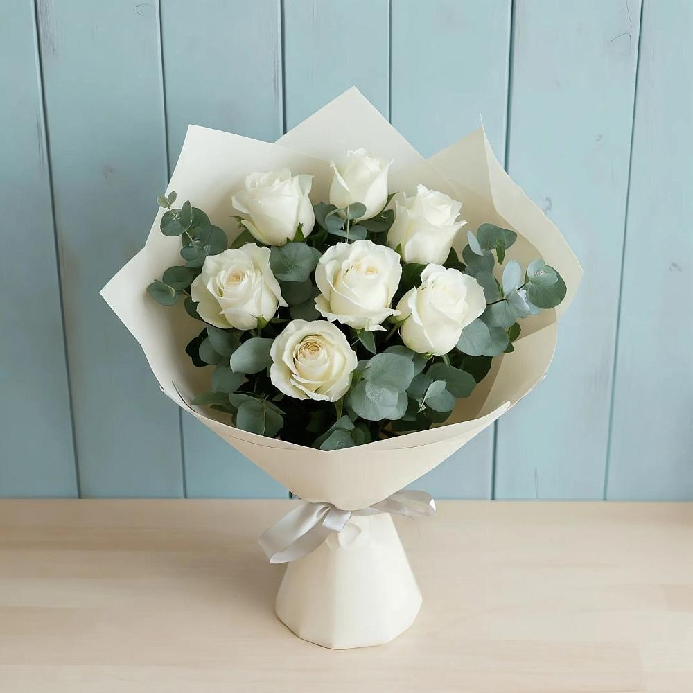 Букет Белые розы в Эвкалипте в городе Бор