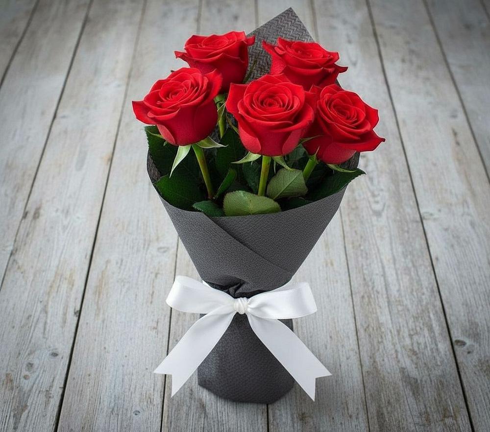 Букет 5 Красных роз Эдлесс Лав в городе Бор