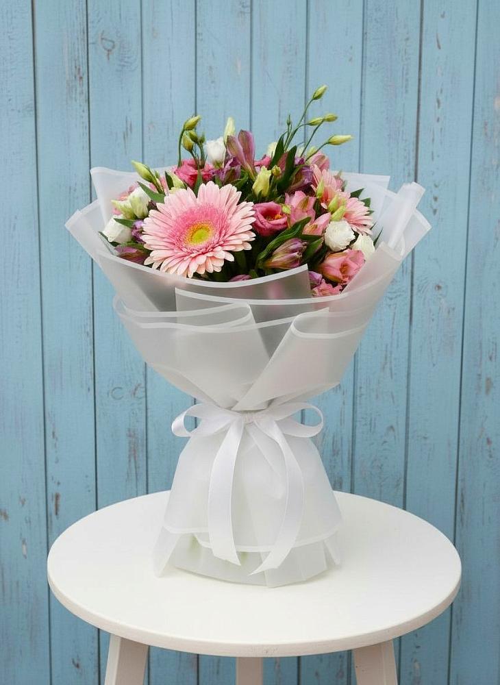 Букет цветов из: Герберы, Альстромерии и Лизиантусы в городе Бор