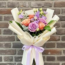 Букет цветов из:  Лизиантусы и Розы в городе Бор